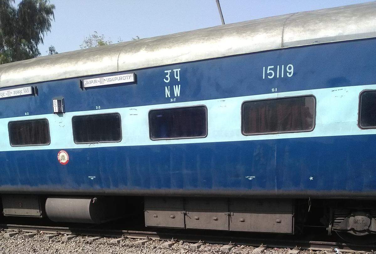 Udaipur Jaipur holiday train-Only 2nd class general
