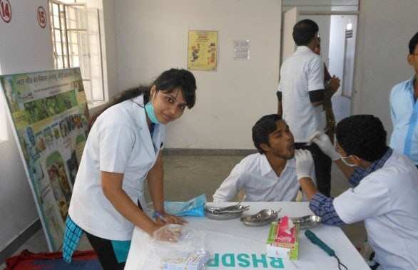 Dental Students organize camp on Oral Hygiene Day