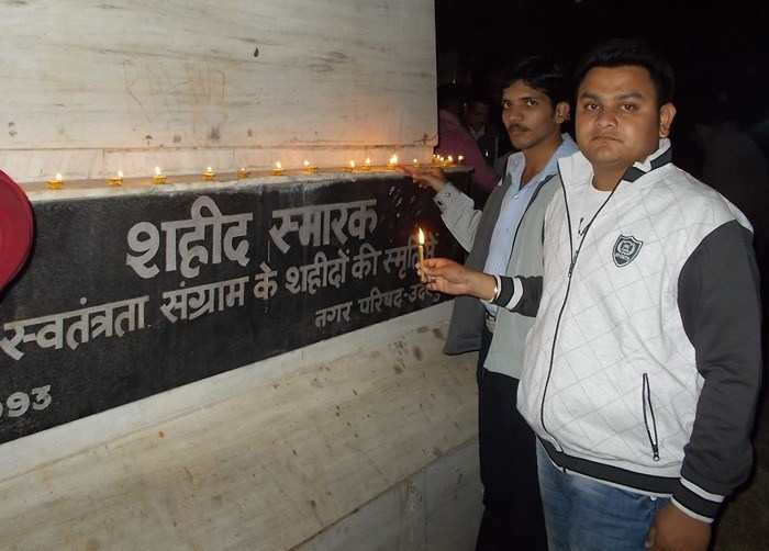 BJYM pays Homage to the Martyrs of 26/11