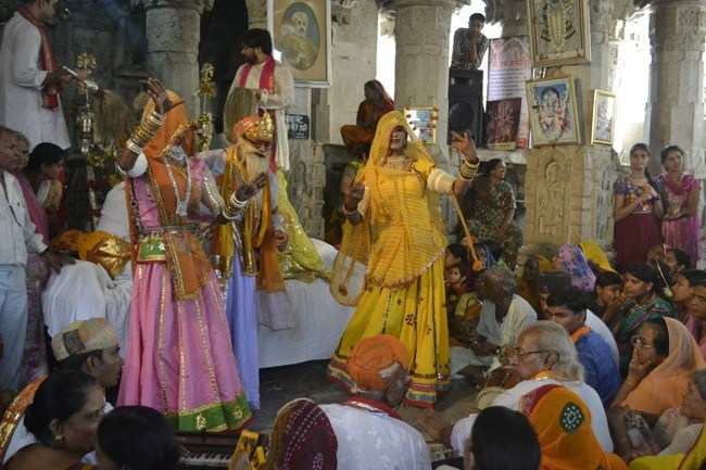 Dhoda Dhodi Dance marks Krishna Janmashtami
