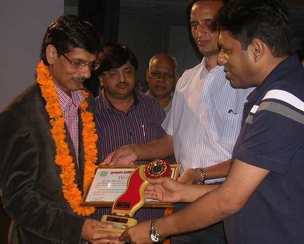 Outstanding Engineer Award to Anil Mehta