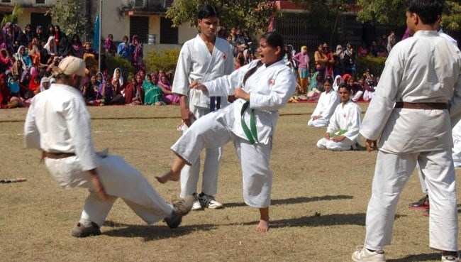 College students present Martial Arts Techniques