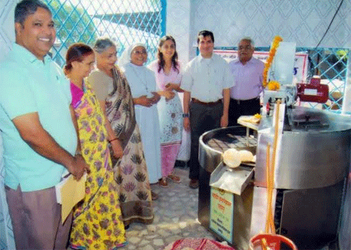 Ashadham Ashram receives ‘Roti Maker’ as gift