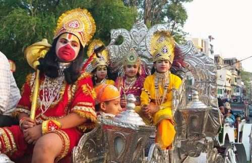 भगवान महेश की शोभायात्रा मे उमड़ा समाज, महाप्रसादी का लिया लाभ