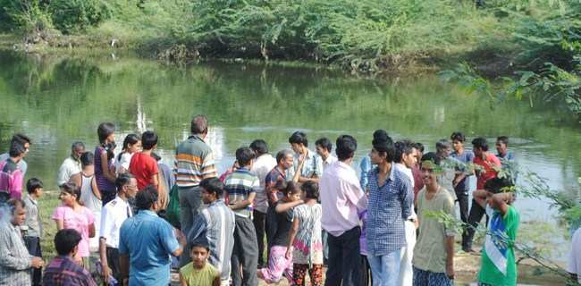 Body of an unidentified man found floating in Ayad
