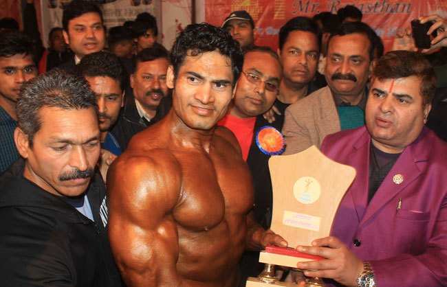 [PHOTOS] Jaipur Bodybuilder Claims Honor in Body Building Competition