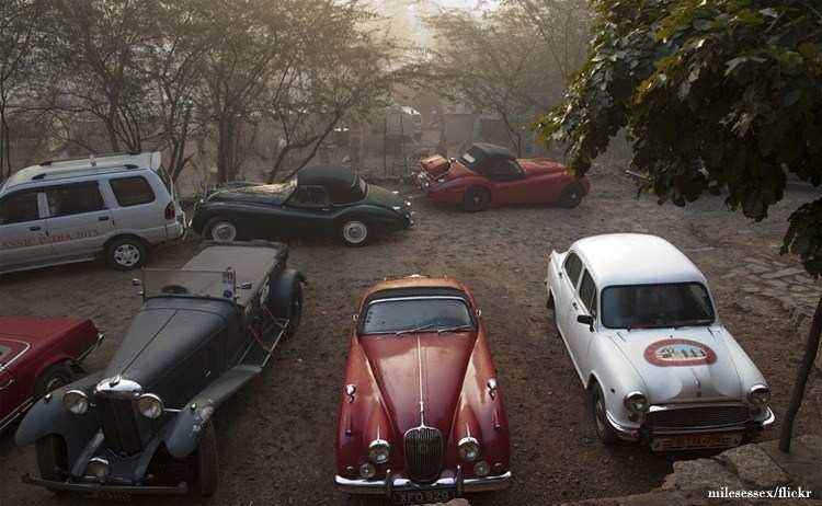 [Photos] Roaring Vintage Cars Reached Udaipur
