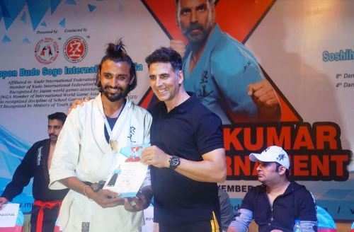 Udaipur Kudo players awarded by Akshay Kumar