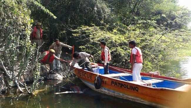 Decomposed body found floating in Pichola