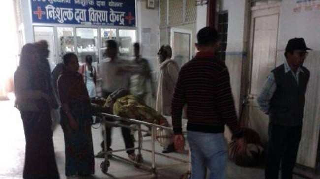 Four teachers injured in a road mishap near Bhatewar