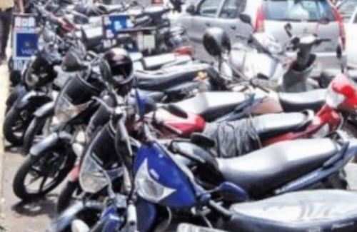 Illegal parking issue in Ashok Vihar