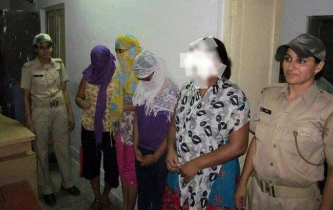Sex Racket: 4 women, 1 man arrested from Hiran Magri