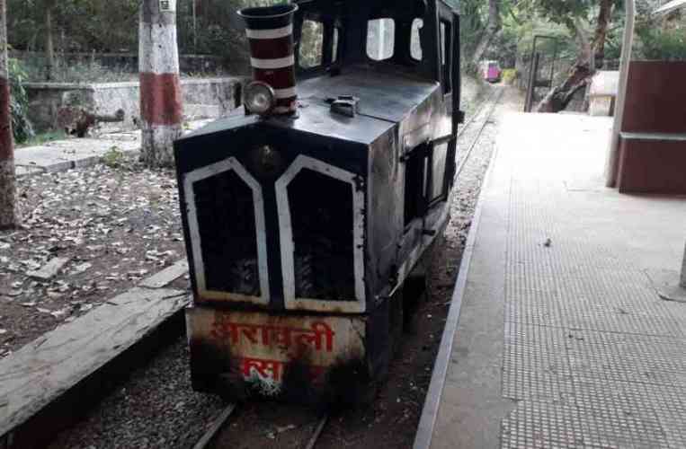 Toy train in Gulab Bagh catches fire