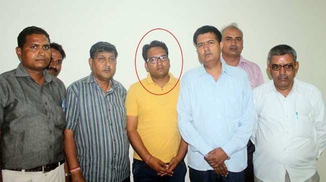 Assistant Engineer of PWD caught with Rs.1 Lac bribe