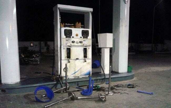 Man beaten up by petrol pump manager after he complains for filling less petrol