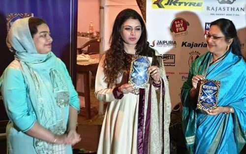 [Book Launch] Bhagyashree launches second novel by Udaipur author Durriya Kapasi  
