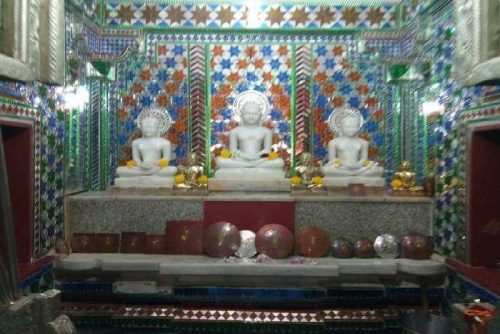 Theft at Savina Jain Temple | Precious idols stolen