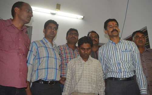 ACB detains Patwari for Bribery