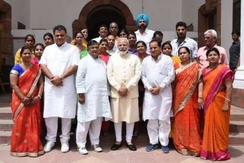 Udaipur Municipal councillors meet PM Modi | Invite him to Mewar