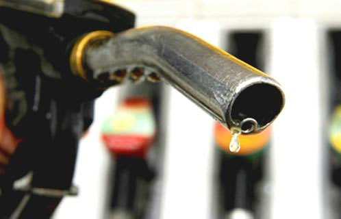 S.P suggests security measures to petrol pump owner