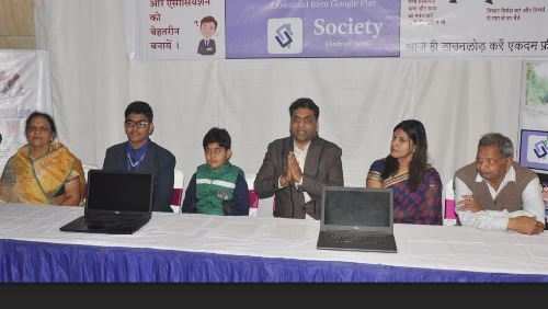 Udaipur student becomes India’s youngest App developer to launch Mobile App