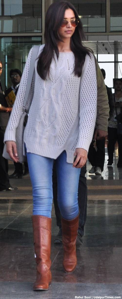 Deepika Padukone Arrives in Udaipur for Ram Leela shoot
