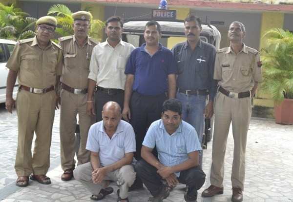 2 Arrested for Selling duplicate tobacco products of Miraj