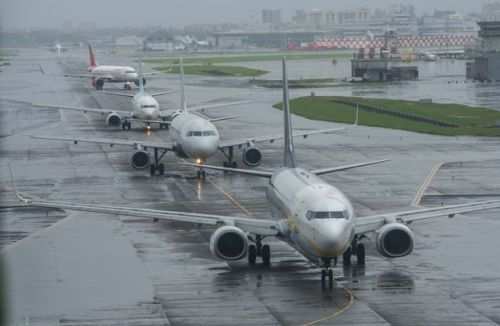 54 flights diverted and 52 cancelled from Mumbai airport.