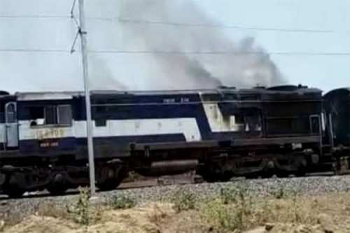 [Video] Udaipur Intercity Express catches fire
