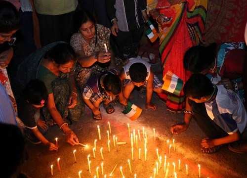 Udaipurites walk with Candles remembering Lt. Abhinav Nagori