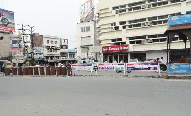 Barricades placed between Shakti Nagar-Bapu Bazaar Road
