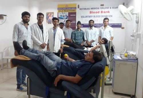 गीतांजली मेडिकल कॉलेज एवं हॉस्पिटल में 96 यूनिट रक्तदान
