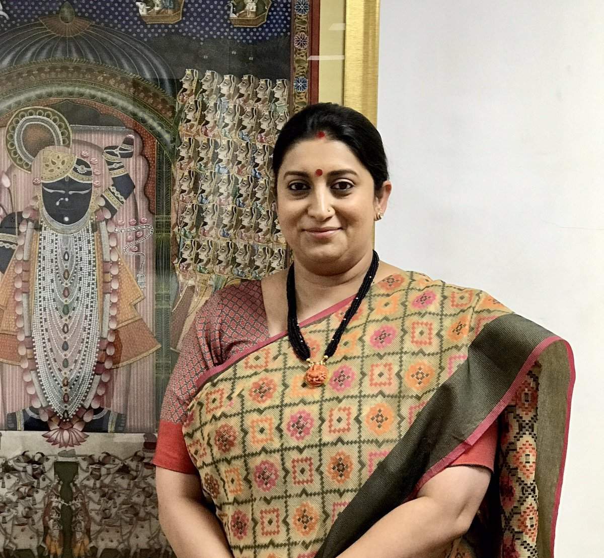 Wearing Cotton and posting pictures ? Smriti Irani is the trend setter #CottonIsCool