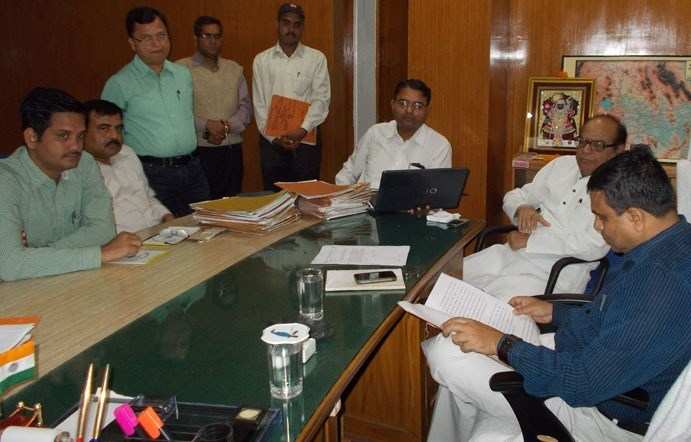 District Collector meets UIT officials on “No Construction Zone”