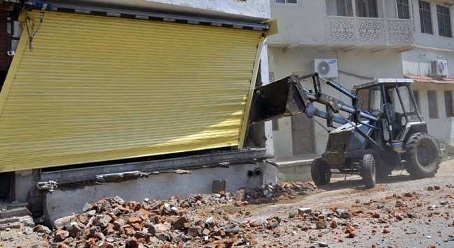 UMC demolishes illegal construction