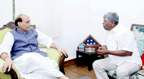 Senior BJP member Dalpat Surana meets Rajnath Singh in Delhi