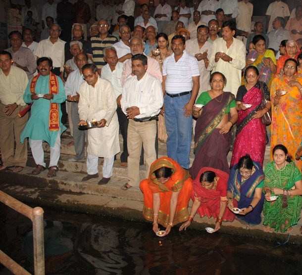 Ganga Aarti and Deepdan at Gangaur Ghat
