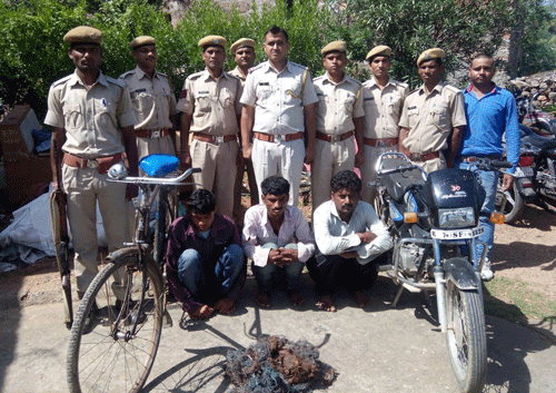 Four arrested over Burglary & Two-wheeler lifting case