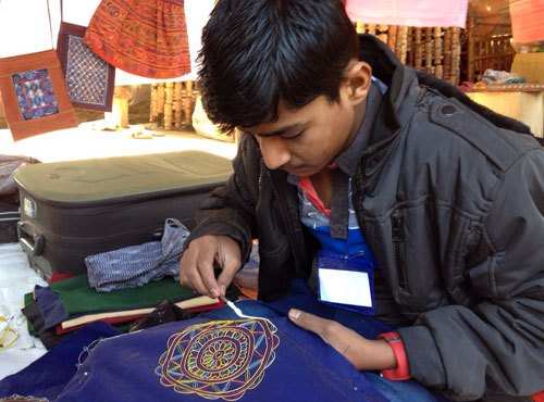 Shilpgram 2014 Highlights: Rogan Art of Kutch Gujarat