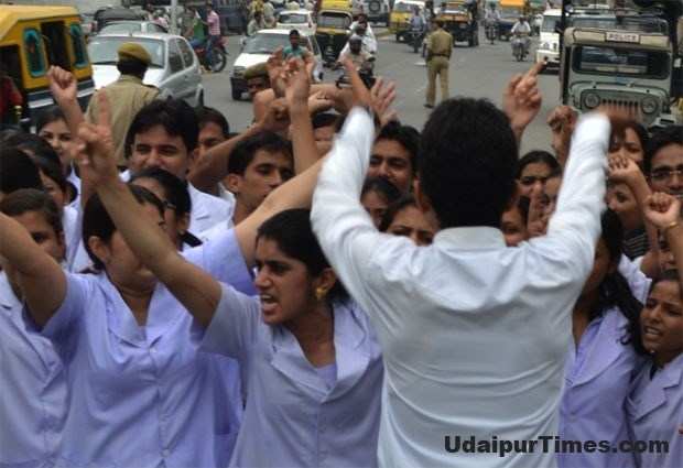 Nurses protested against violence at polio booth
