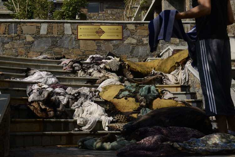 होटल रामाड़ा में लगी आग़, होटल प्रबंधन नें प्रेस रिपोर्टों के कैमरे छीने