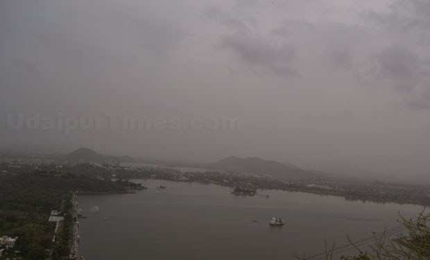 [Photos] A Rainy Day in Udaipur