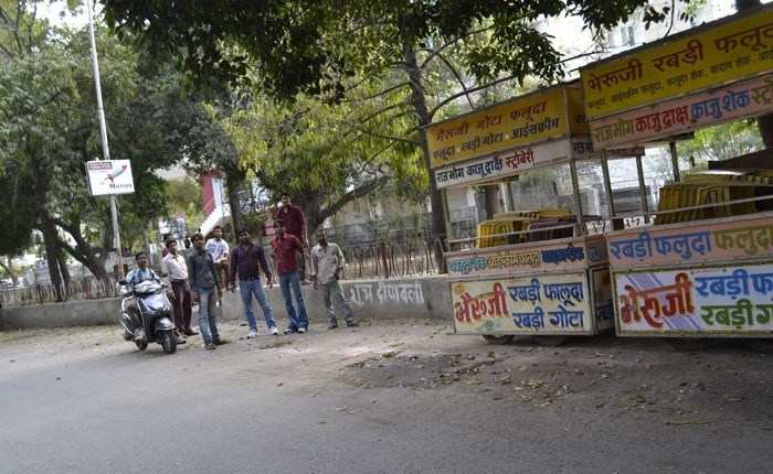 Food Vendors reach Municipal Council anticipating eviction from Sukhadia Circle