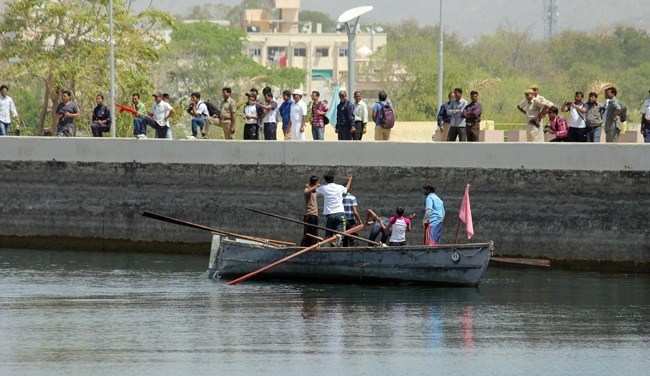 Boat Race and Best Dress competitions mark Second Day of Mewar Festival