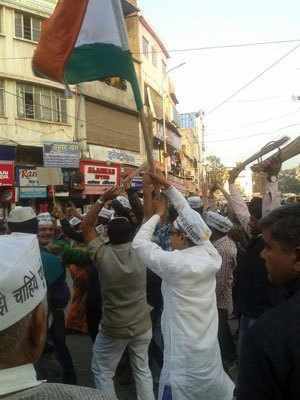 Local Supporters celebrate AAP Party’s win at New Delhi Elections