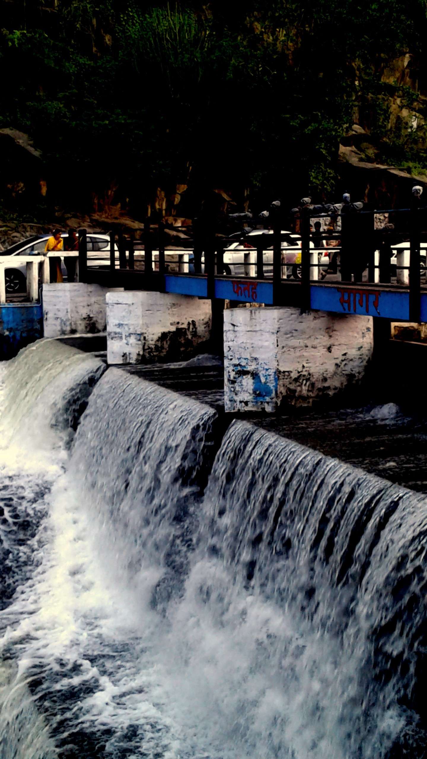 No lights on Fatehsagar overflow-Public disappointed