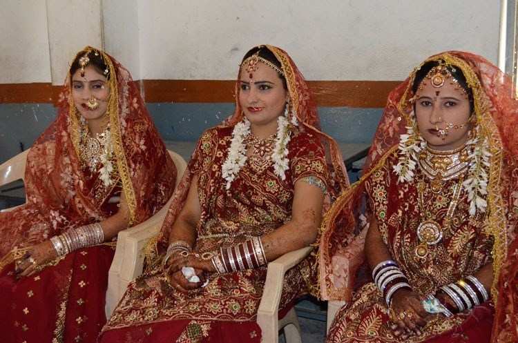 28 Couples take vows in Mass Wedding of Sindhi Community