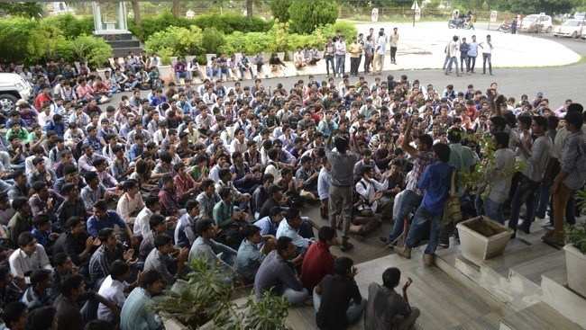 College Students demand restoration of Internal Exam System