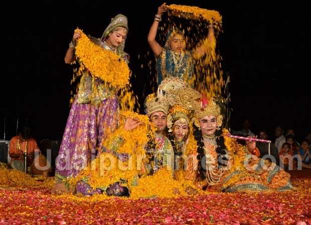 Traditional Colors Sprinkled At Gangaur Ghat