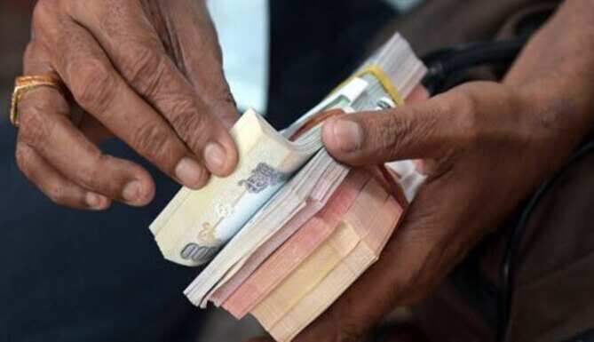 Woman arrested for Extorting money & Blackmailing Businessmen